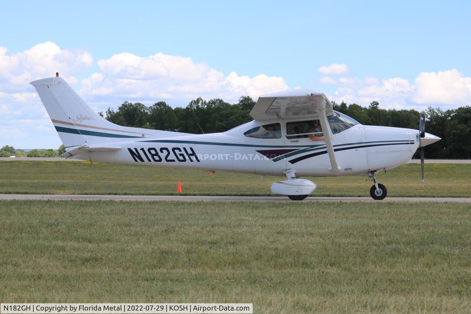N182GH, 1998 Cessna 182S Skylane C/N 18280003, OSH 2022
