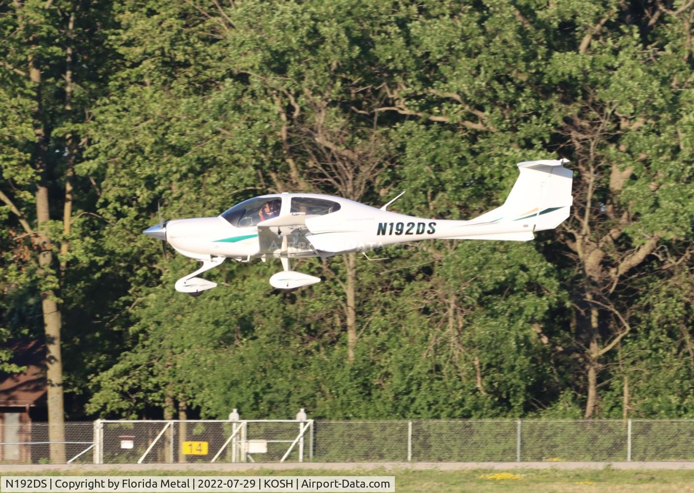 N192DS, 2005 Diamond DA-40 Diamond Star C/N 40.576, OSH 2022