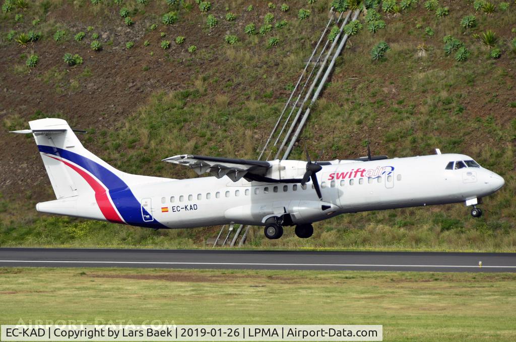 EC-KAD, 1990 ATR 72-102 C/N 171, Departing