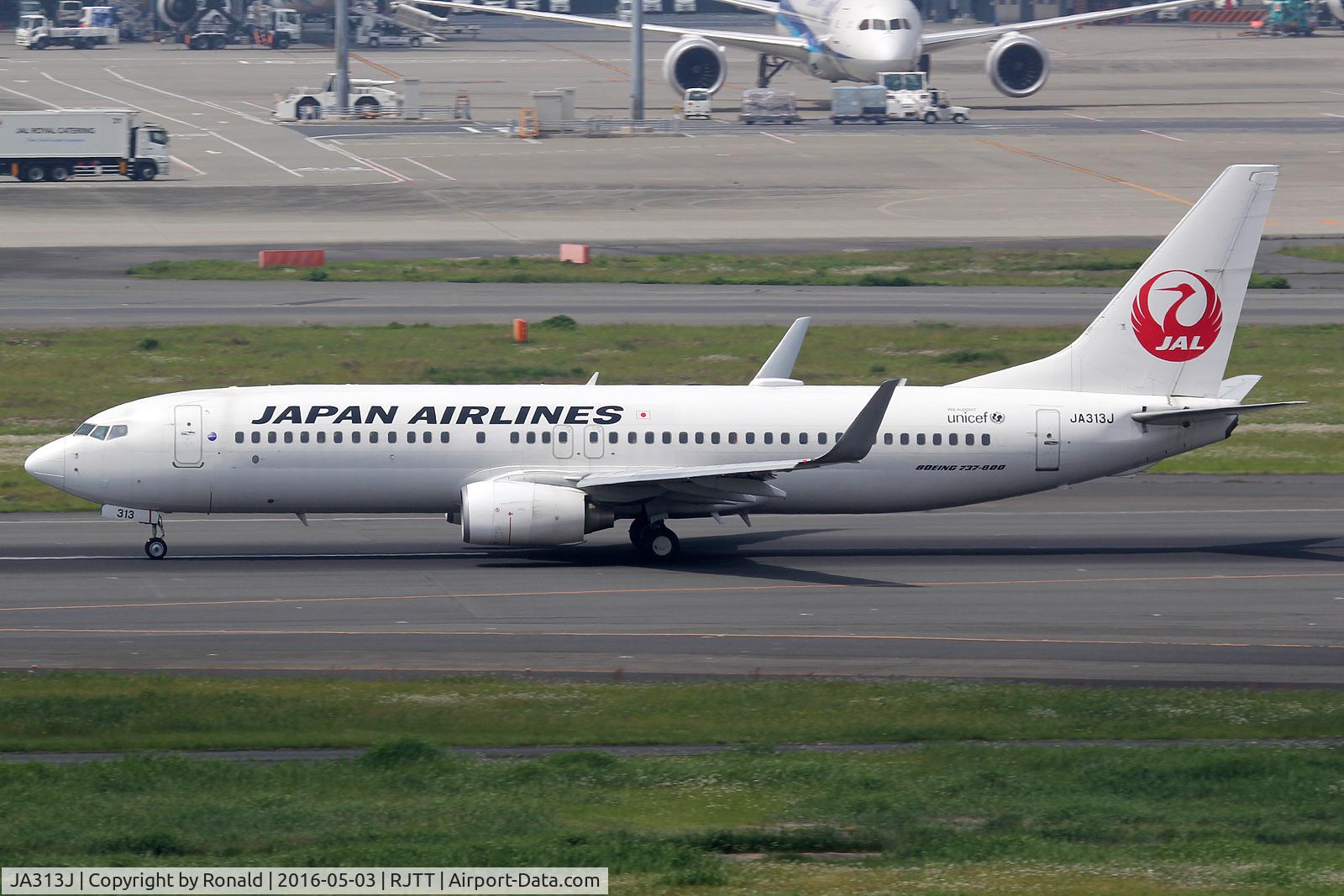 JA313J, 2008 Boeing 737-846 C/N 35342, at hnd