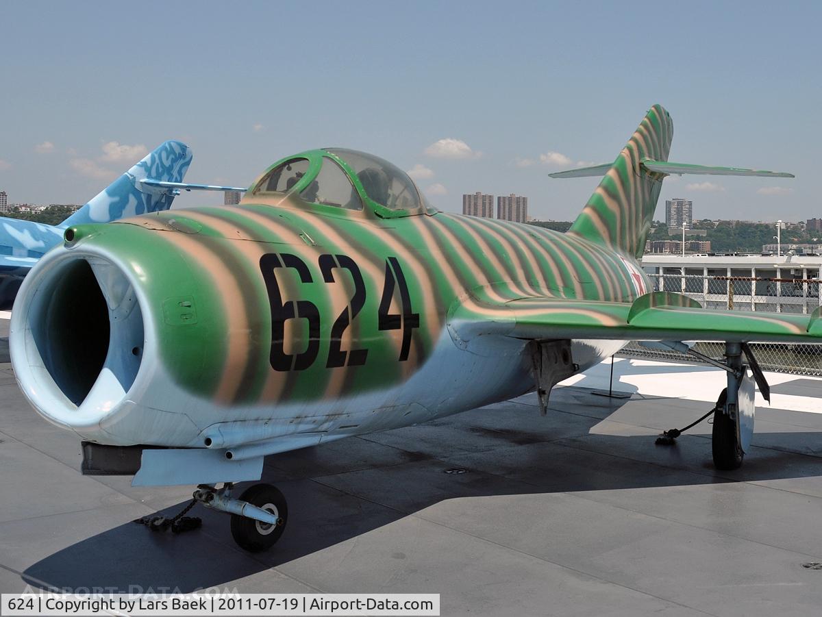624, Mikoyan-Gurevich MiG-15 C/N Not found 1032, Aircraft Carrier Intrepid, New York