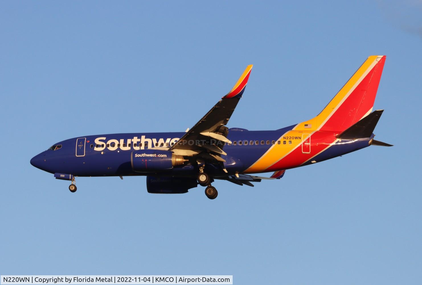 N220WN, 2005 Boeing 737-7H4 C/N 32491, MCO 2022