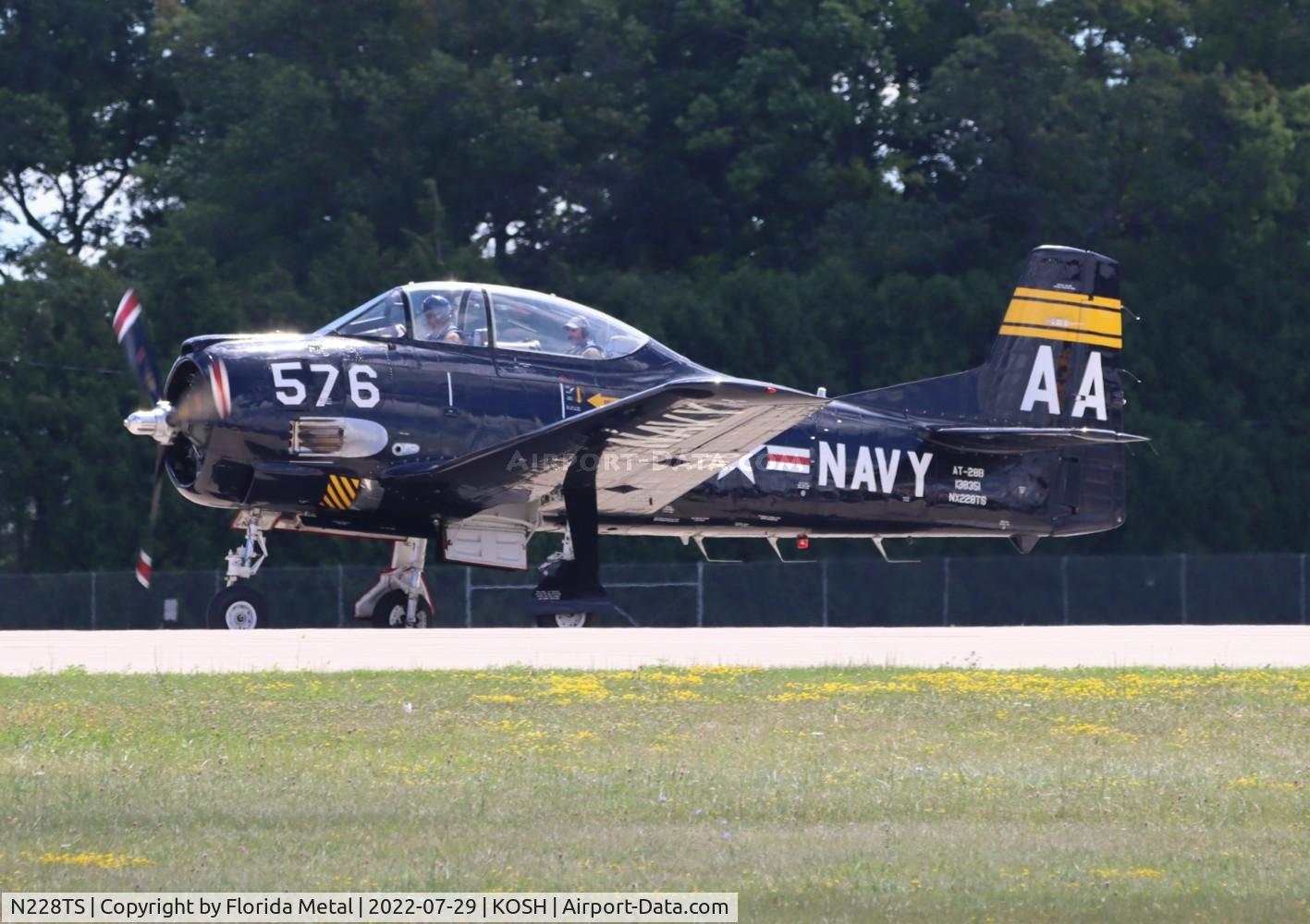N228TS, 1954 North American T-28D Trojan C/N 200-422, OSH 2022