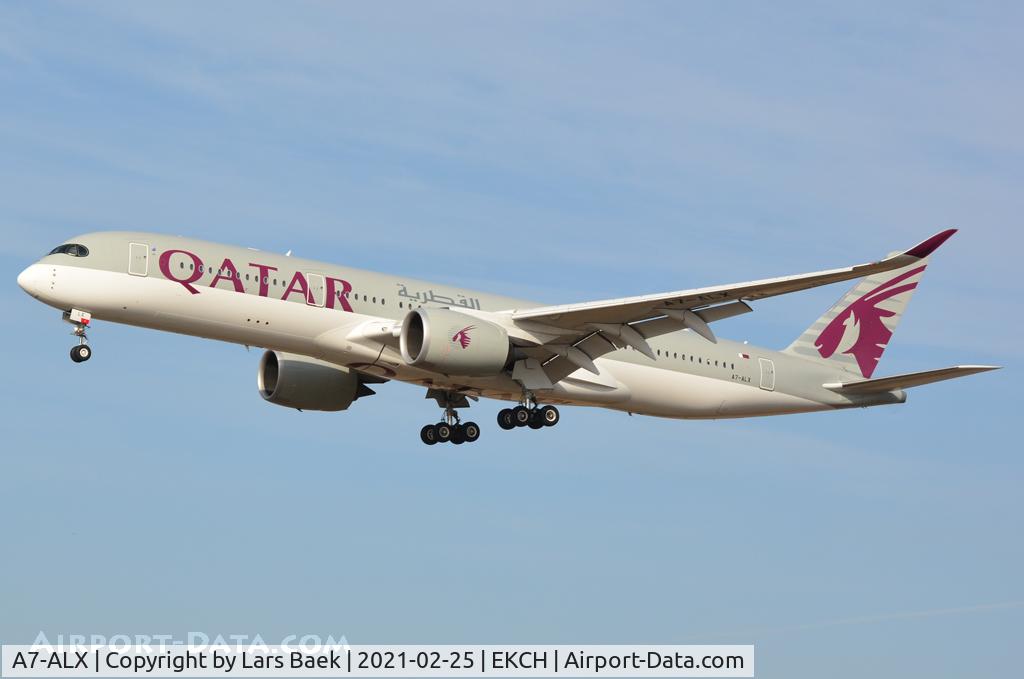 A7-ALX, 2018 Airbus A350-941 C/N 126, RWY22L