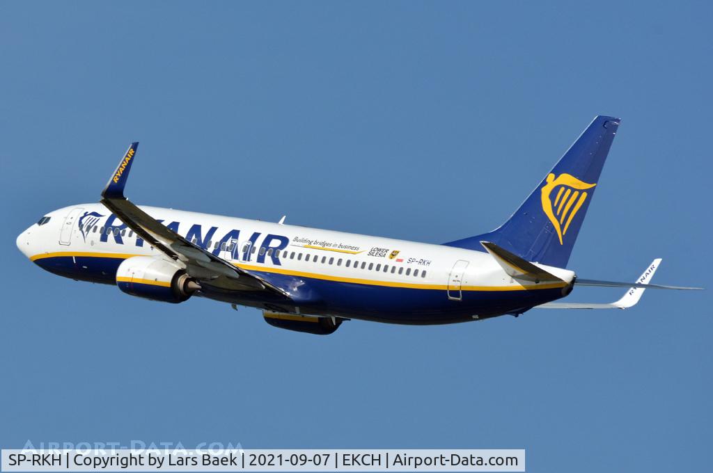 SP-RKH, 2016 Boeing 737-8AS C/N 44746, RWY22R