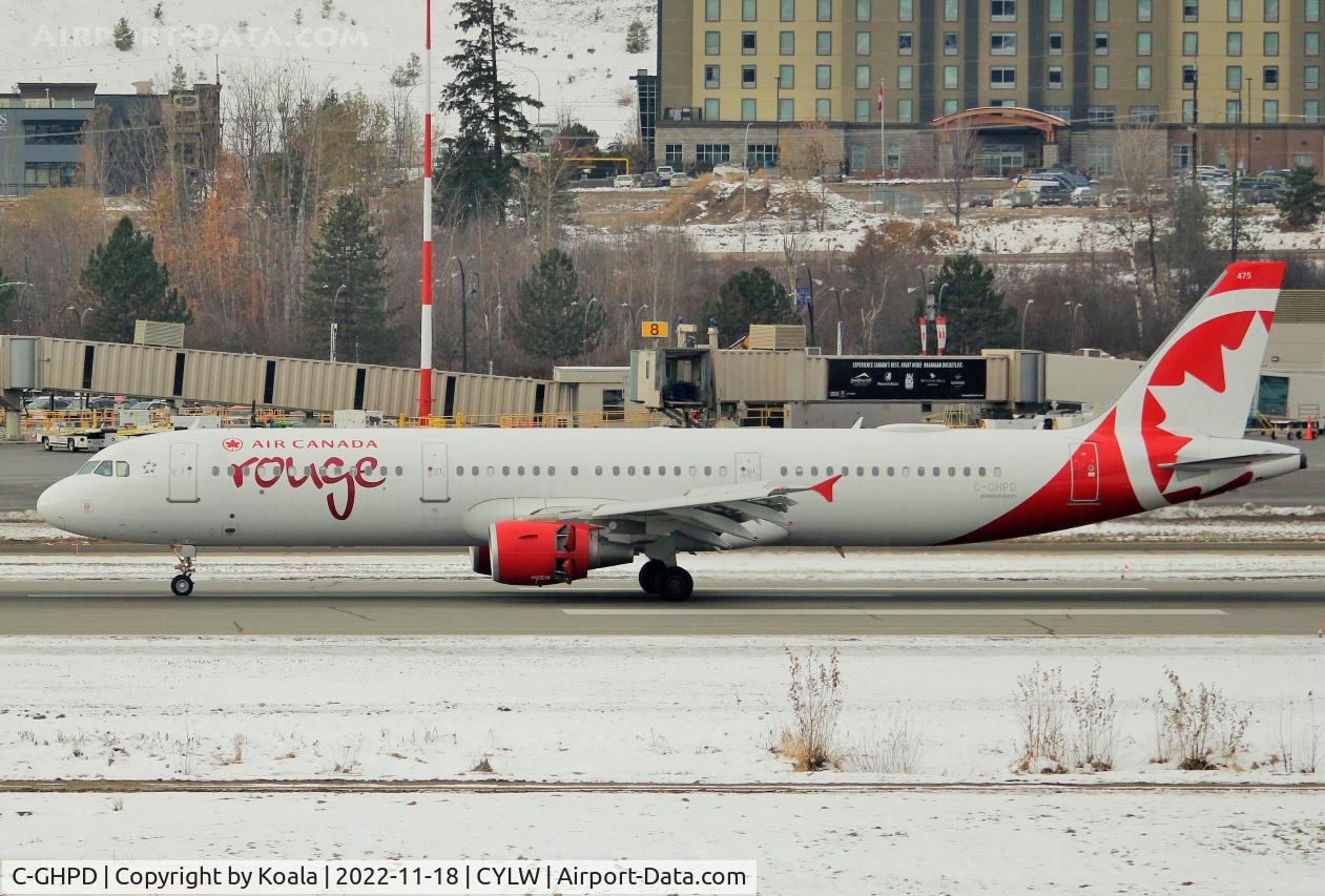 C-GHPD, 2013 Airbus A321-211 C/N 5681, First picture in the database. Arrival from Toronto.
