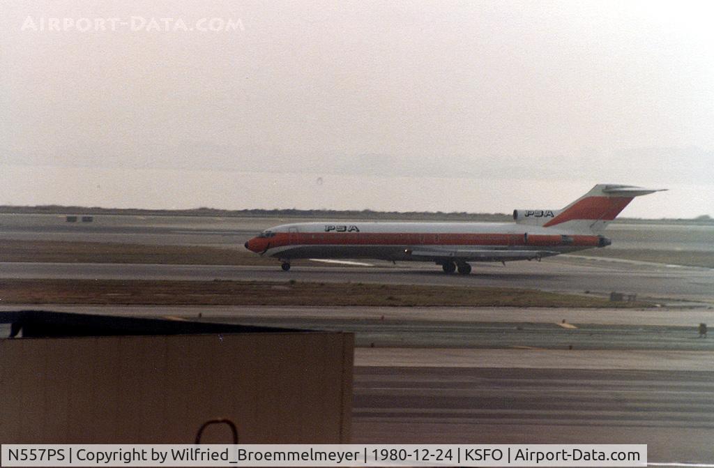 N557PS, 1979 Boeing B727-214 C/N 21691, From Observer deck at SFO.