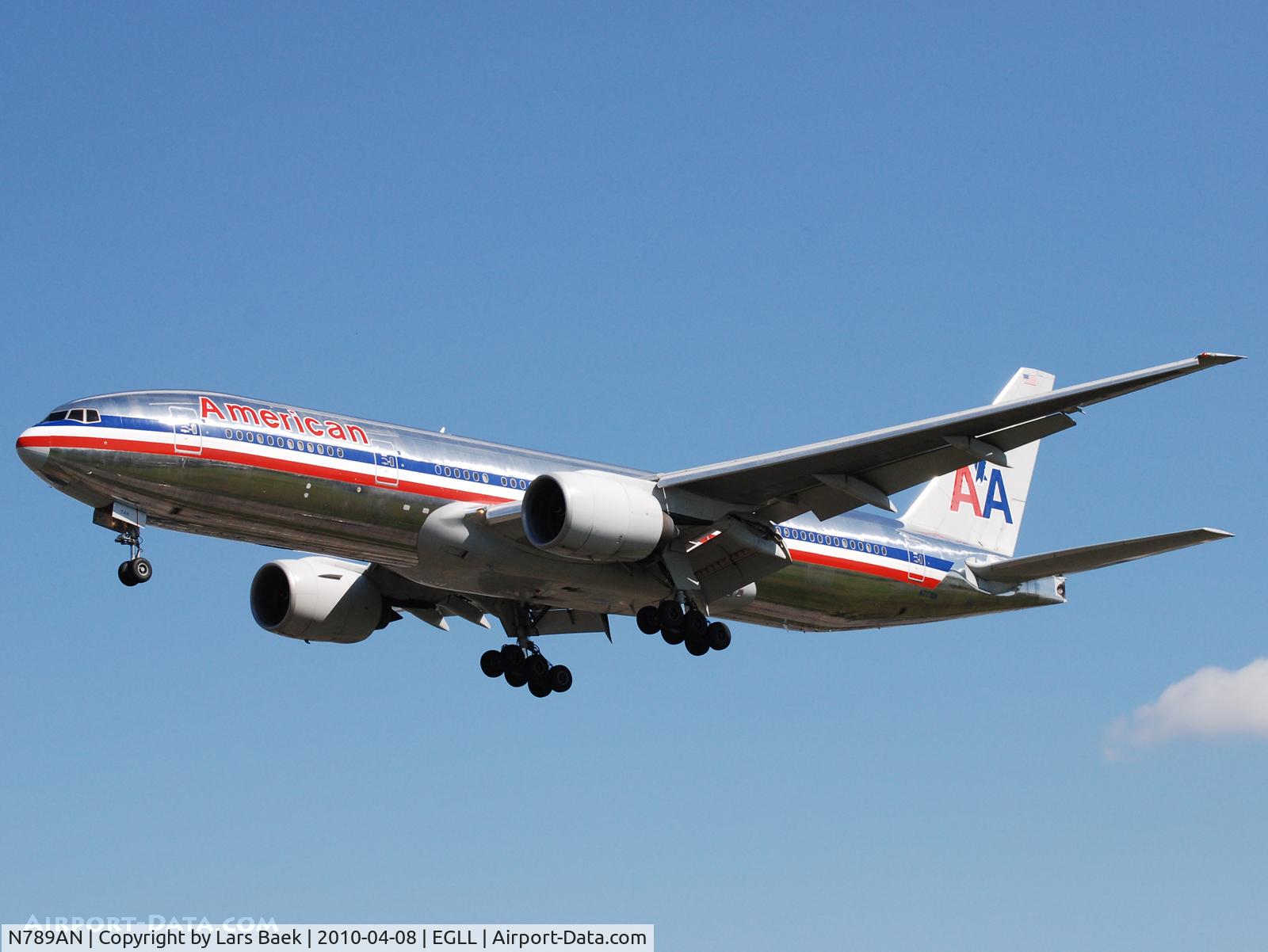 N789AN, 2000 Boeing 777-223 C/N 30252, RWY27L Myrtle Ave