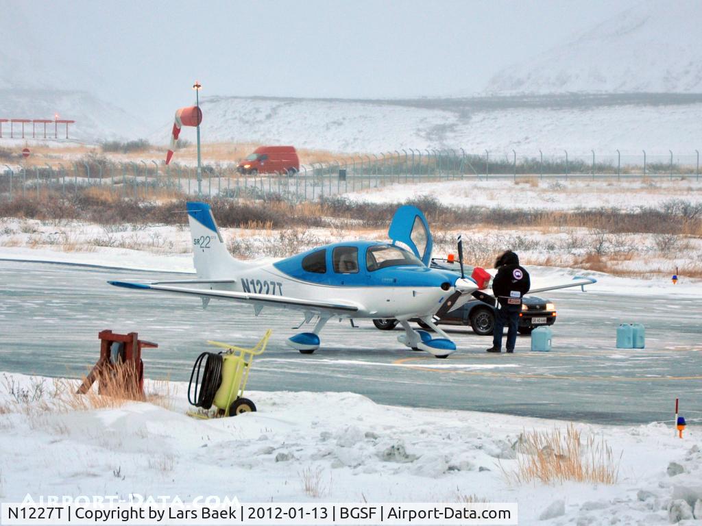 N1227T, 1972 Piper PA-28R-200 C/N 28R-7235241, Parked on a very cold day