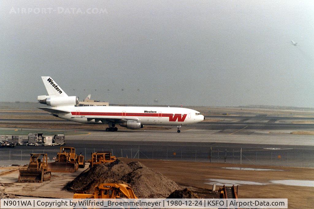N901WA, 1973 McDonnell Douglas DC-10-10 C/N 46908, At San Francisco 1980-Dec-24.