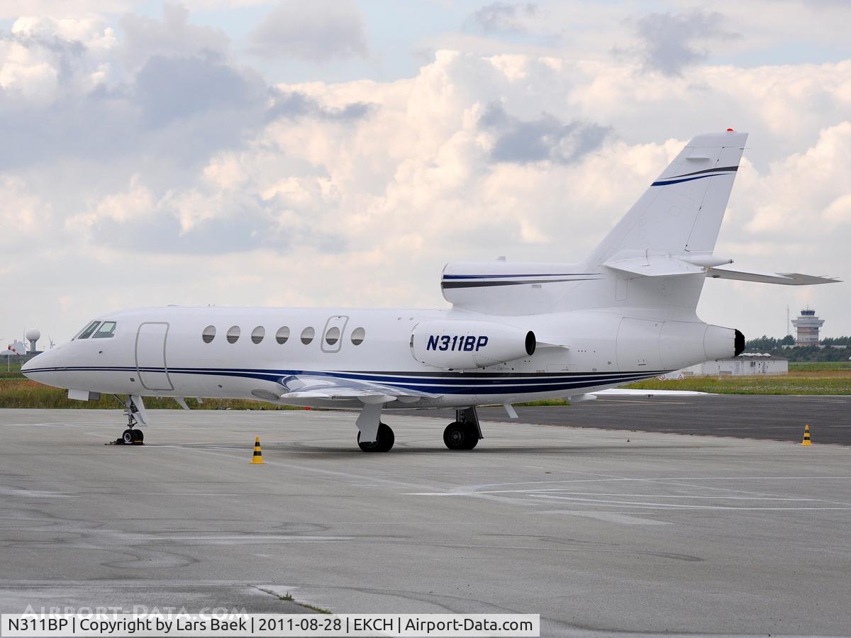 N311BP, 2001 Dassault Mystere Falcon 50 C/N 314, Parked