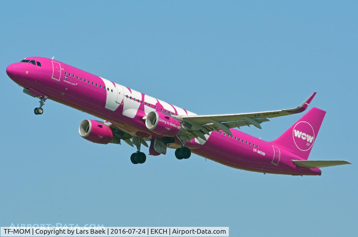 TF-MOM, 2014 Airbus A321-211 C/N 6210, RWY22R