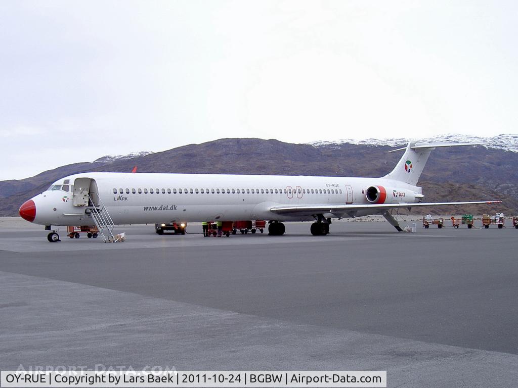 OY-RUE, 1990 McDonnell Douglas MD-83 (DC-9-83) C/N 49936, Charter by Danish Defence on tour to Groennedal