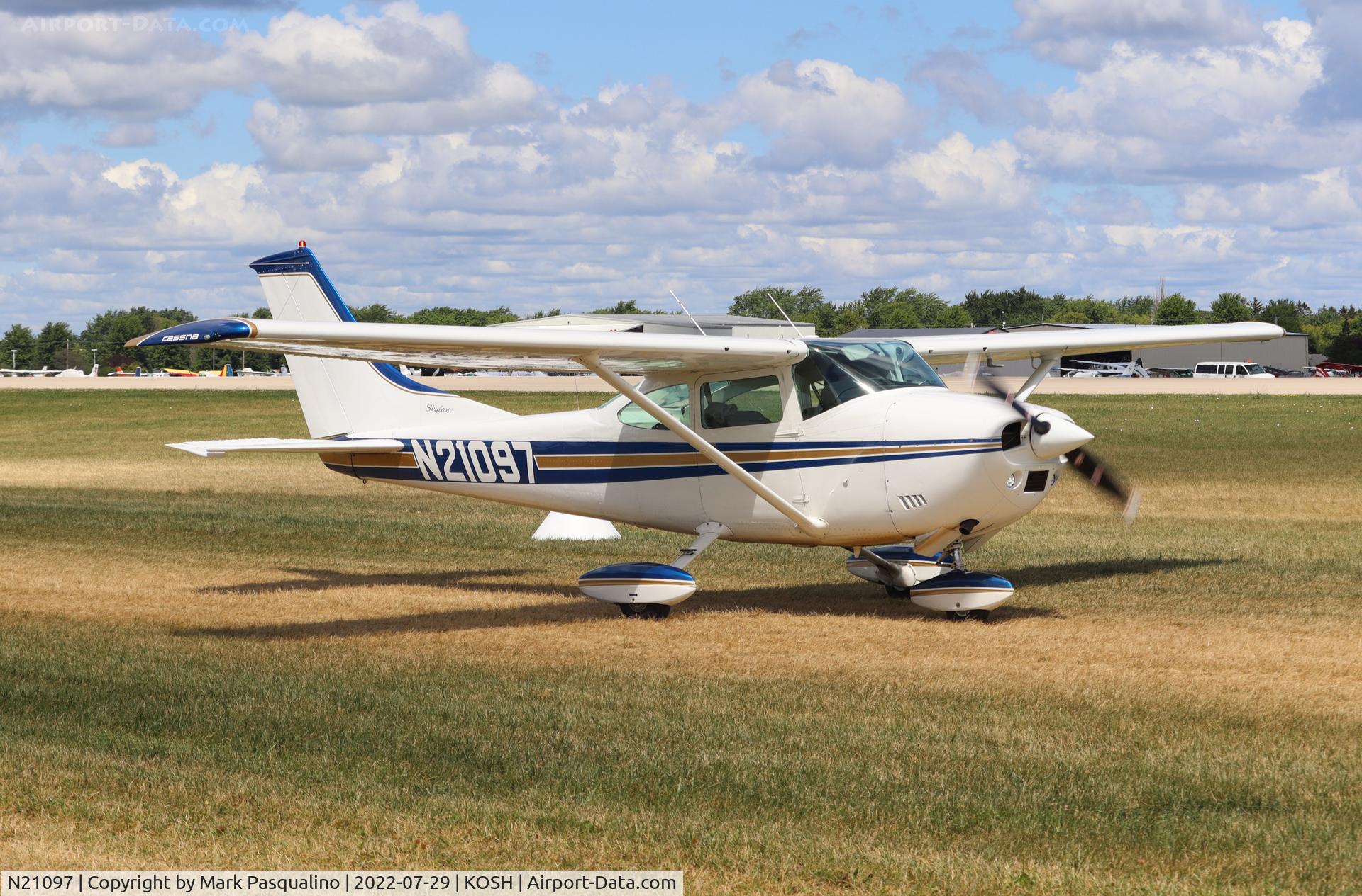 N21097, 1972 Cessna 182P Skylane C/N 18261412, Cessna 182P