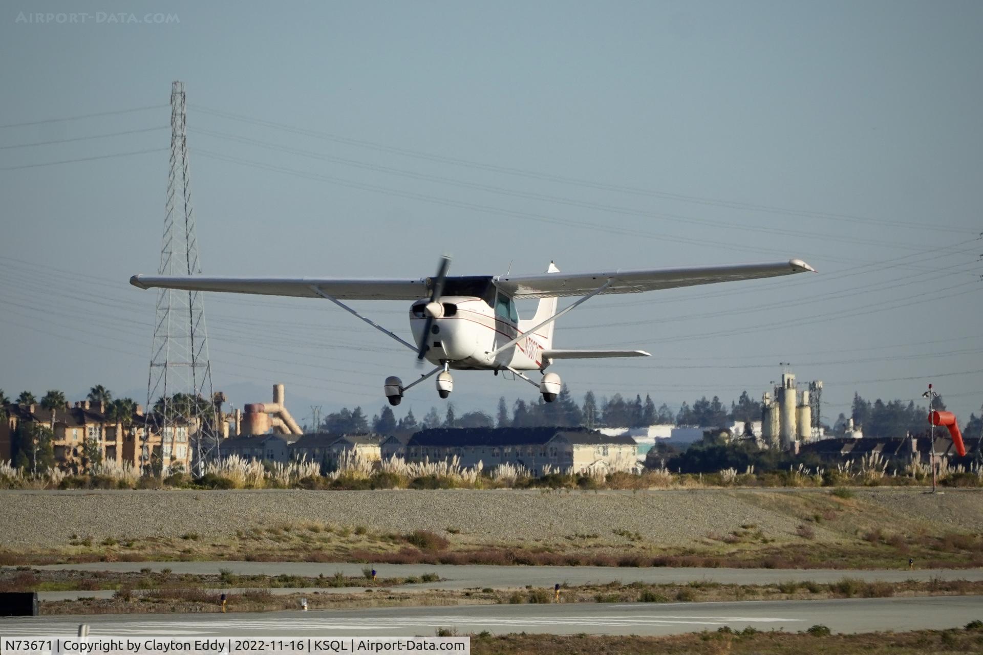 N73671, 1976 Cessna 172N C/N 17267605, San Carlos Airport in Califomia 2022.