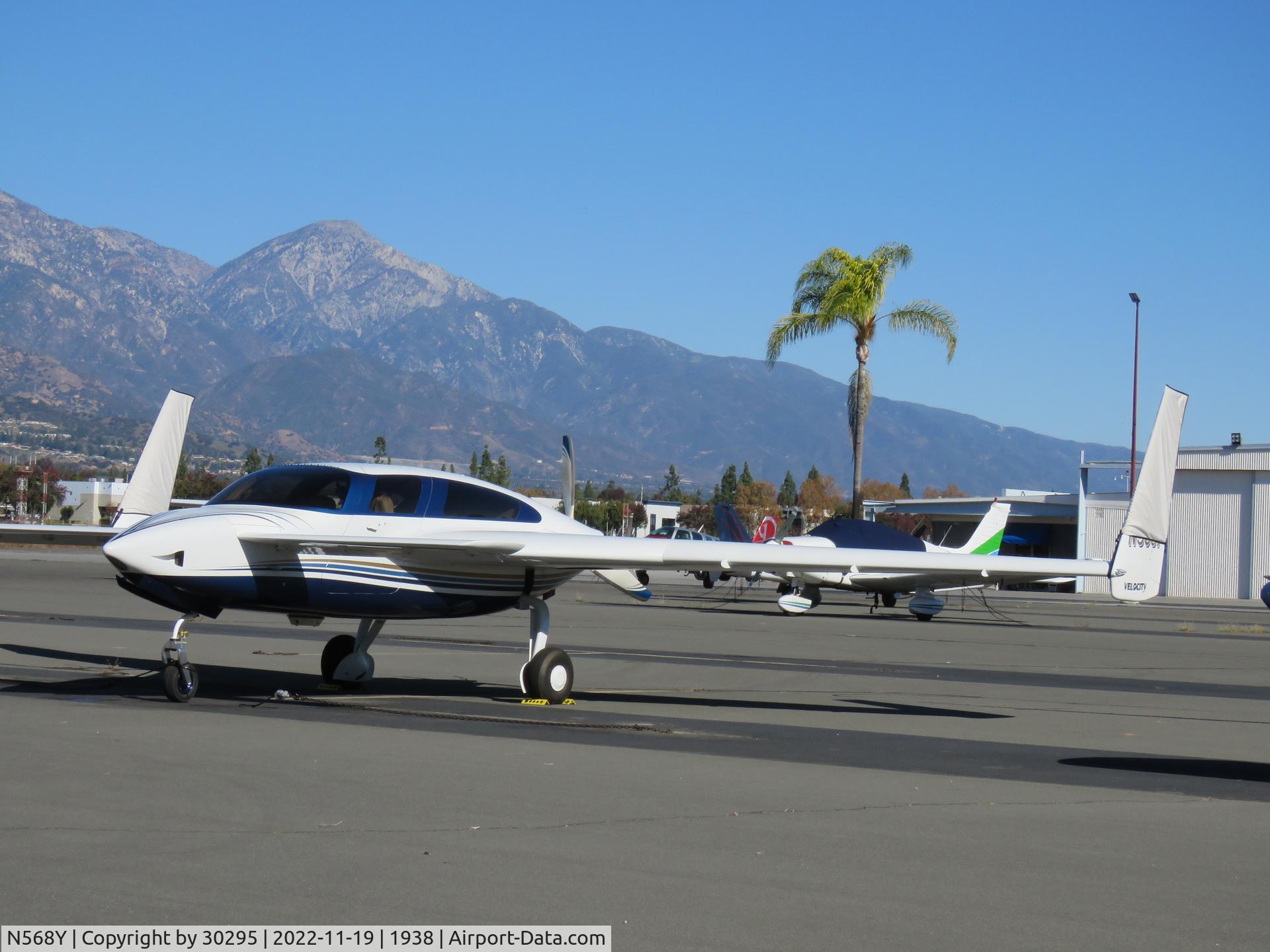 N568Y, 2007 Velocity Velocity XL RG-5 C/N 3RX083, Parked