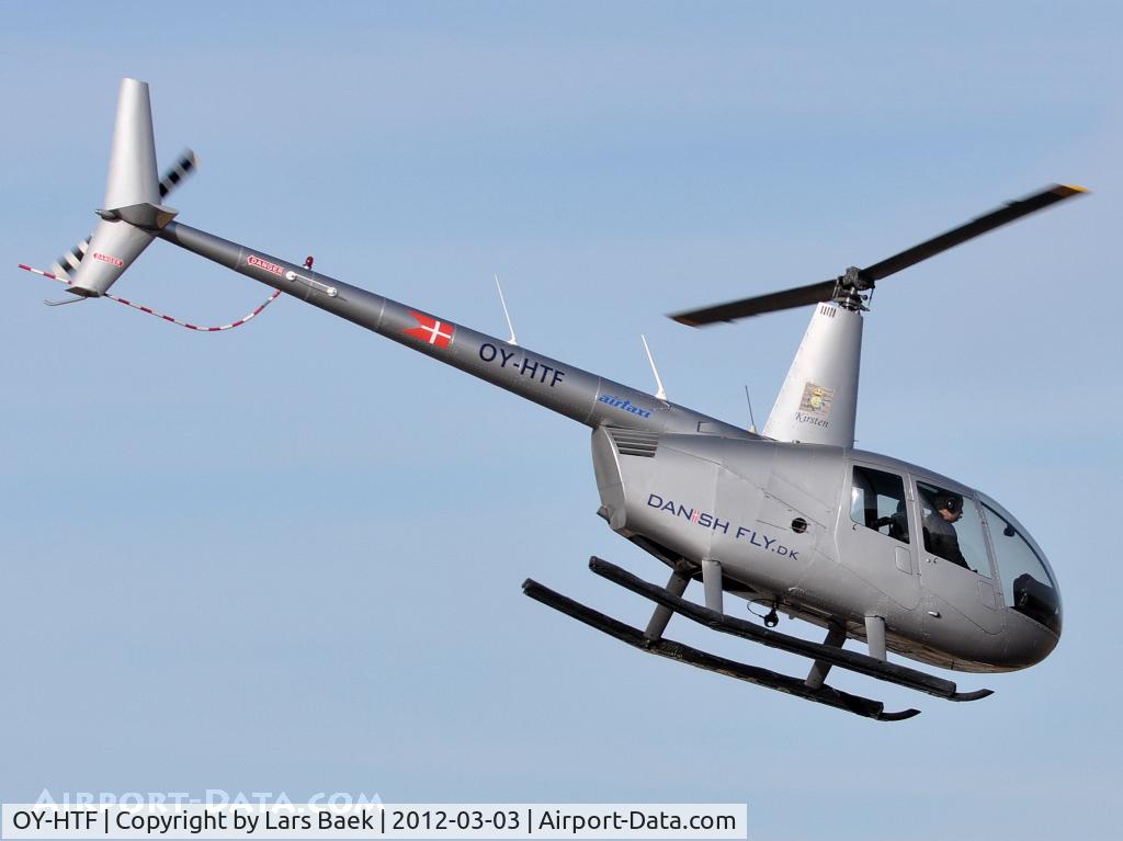 OY-HTF, 2006 Robinson R44 Clipper II C/N 11454, Sightseeing over the harbor of Copenhagen.