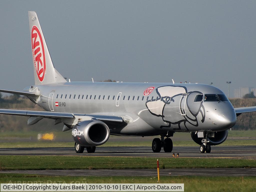 OE-IHD, 2010 Embraer E190 (ERJ-190-100) C/N 19000354, RWY04R