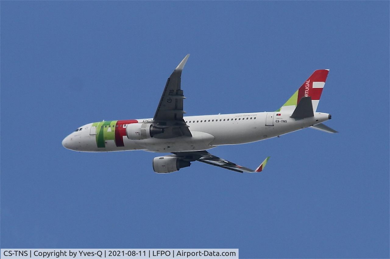 CS-TNS, 2009 Airbus A320-214 C/N 4021, Airbus A320-214, Climbing from rwy 24, Paris-Orly Airport (LFPO-ORY)