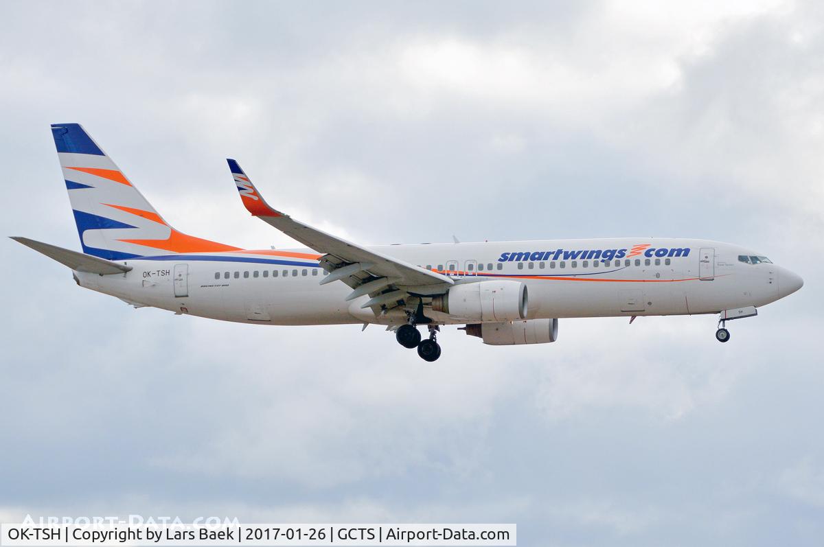 OK-TSH, 2000 Boeing 737-804 C/N 28231, RWY12
