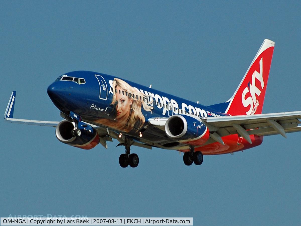 OM-NGA, 2006 Boeing 737-76N C/N 32684, RWY22L