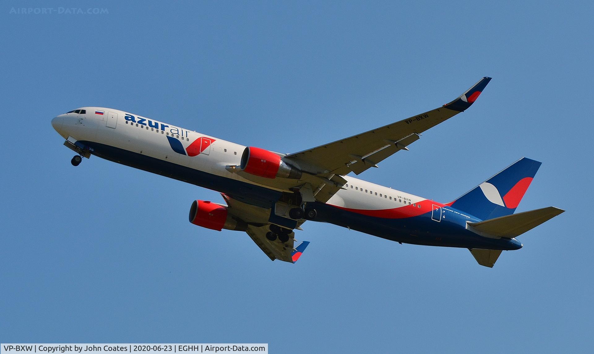 VP-BXW, 1998 Boeing 767-3Q8/ER C/N 27618, Climbing away from 26