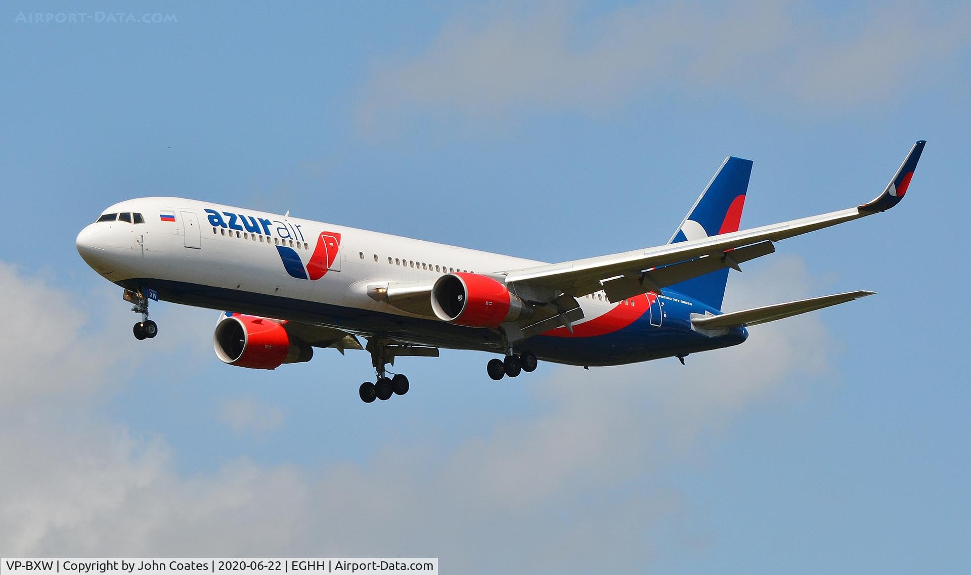 VP-BXW, 1998 Boeing 767-3Q8/ER C/N 27618, Approach to 26