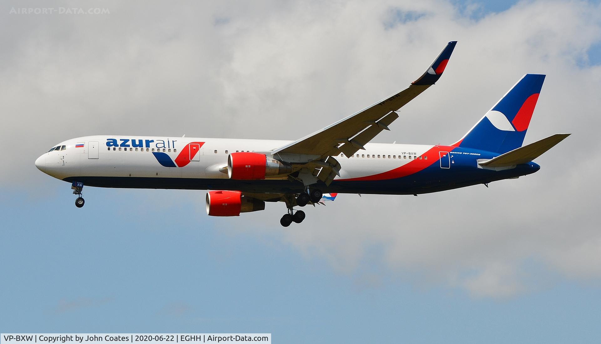 VP-BXW, 1998 Boeing 767-3Q8/ER C/N 27618, Finals to 26
