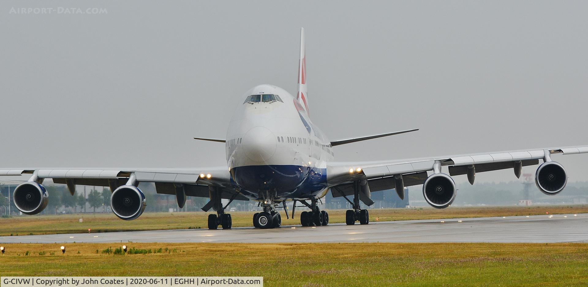 G-CIVW, 1998 Boeing 747-436 C/N 25822, Doing a 180 on 26