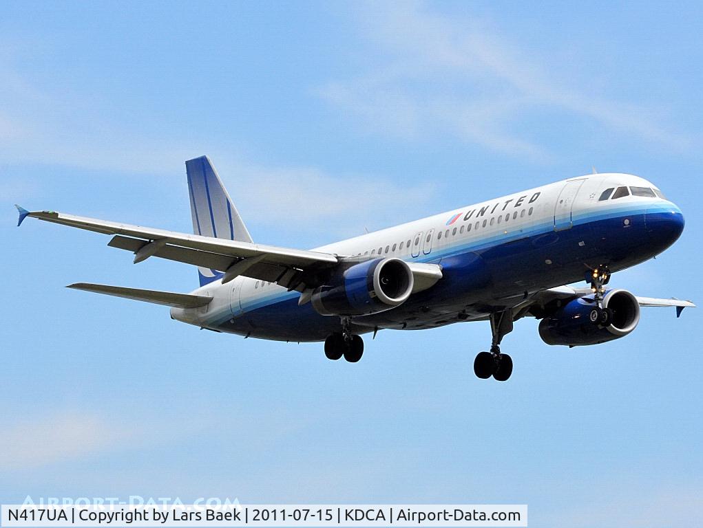 N417UA, 1994 Airbus A320-232 C/N 483, Landing