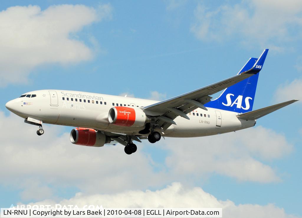 LN-RNU, 2009 Boeing 737-783 C/N 34548, RWY27L Myrtle Ave