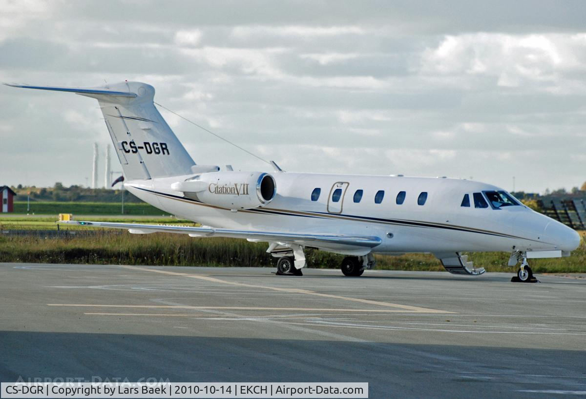 CS-DGR, 1994 Cessna 650 Citation VII C/N 650-7045, Parked