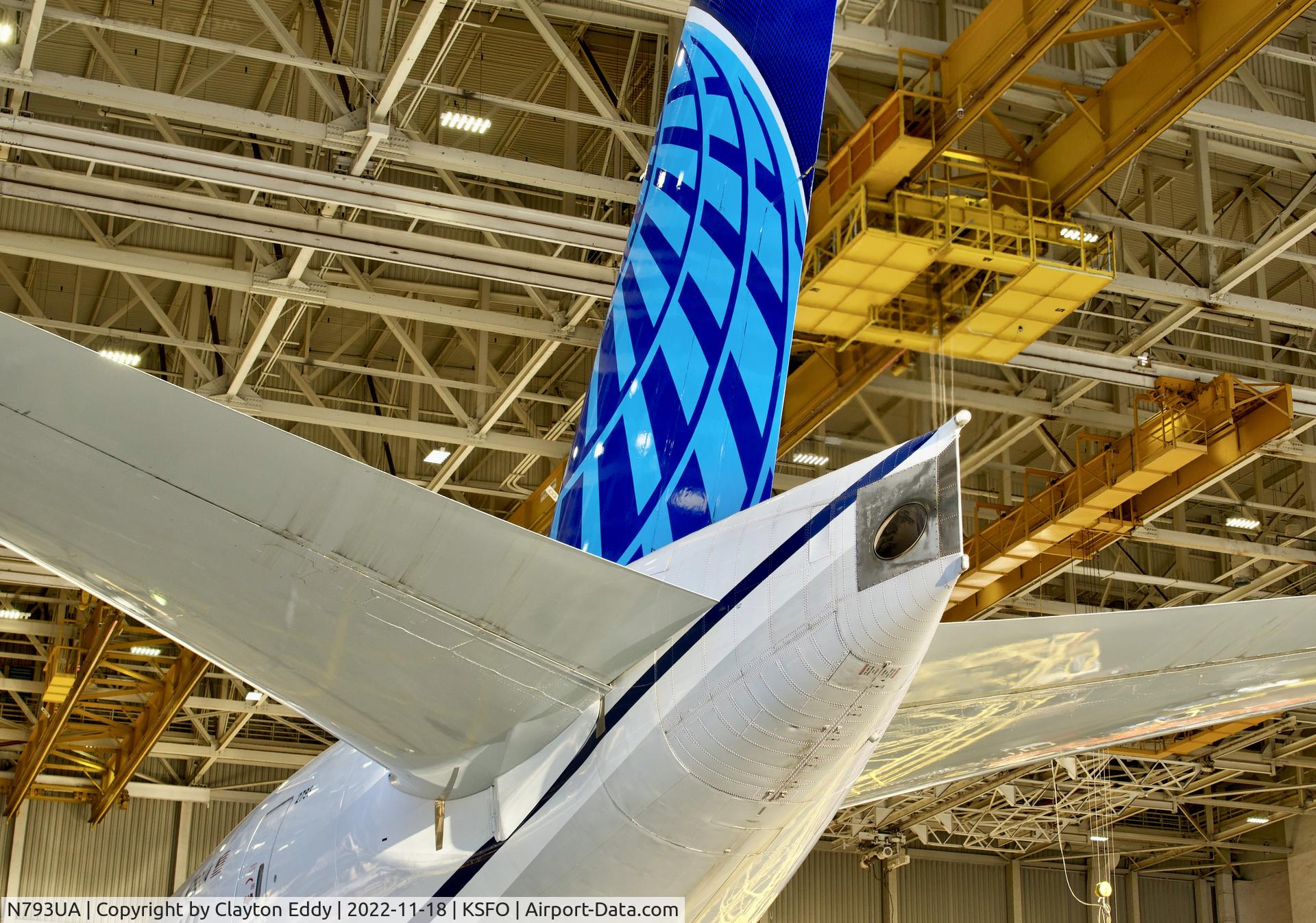 N793UA, 1997 Boeing 777-222 C/N 26946, APU on. SFO 2022.