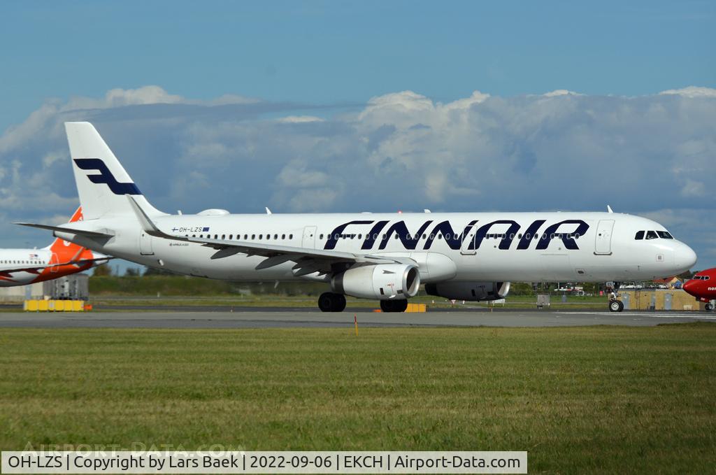 OH-LZS, 2017 Airbus A321-231 C/N 8069, RWY04R