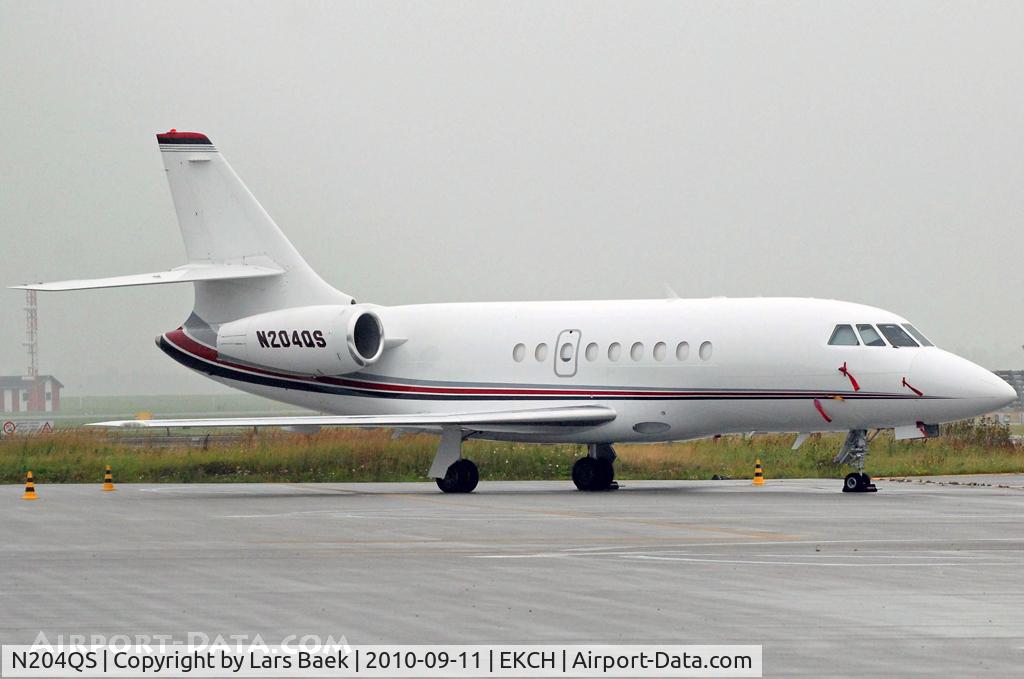 N204QS, 1999 Dassault Falcon 2000 C/N 104, Parked