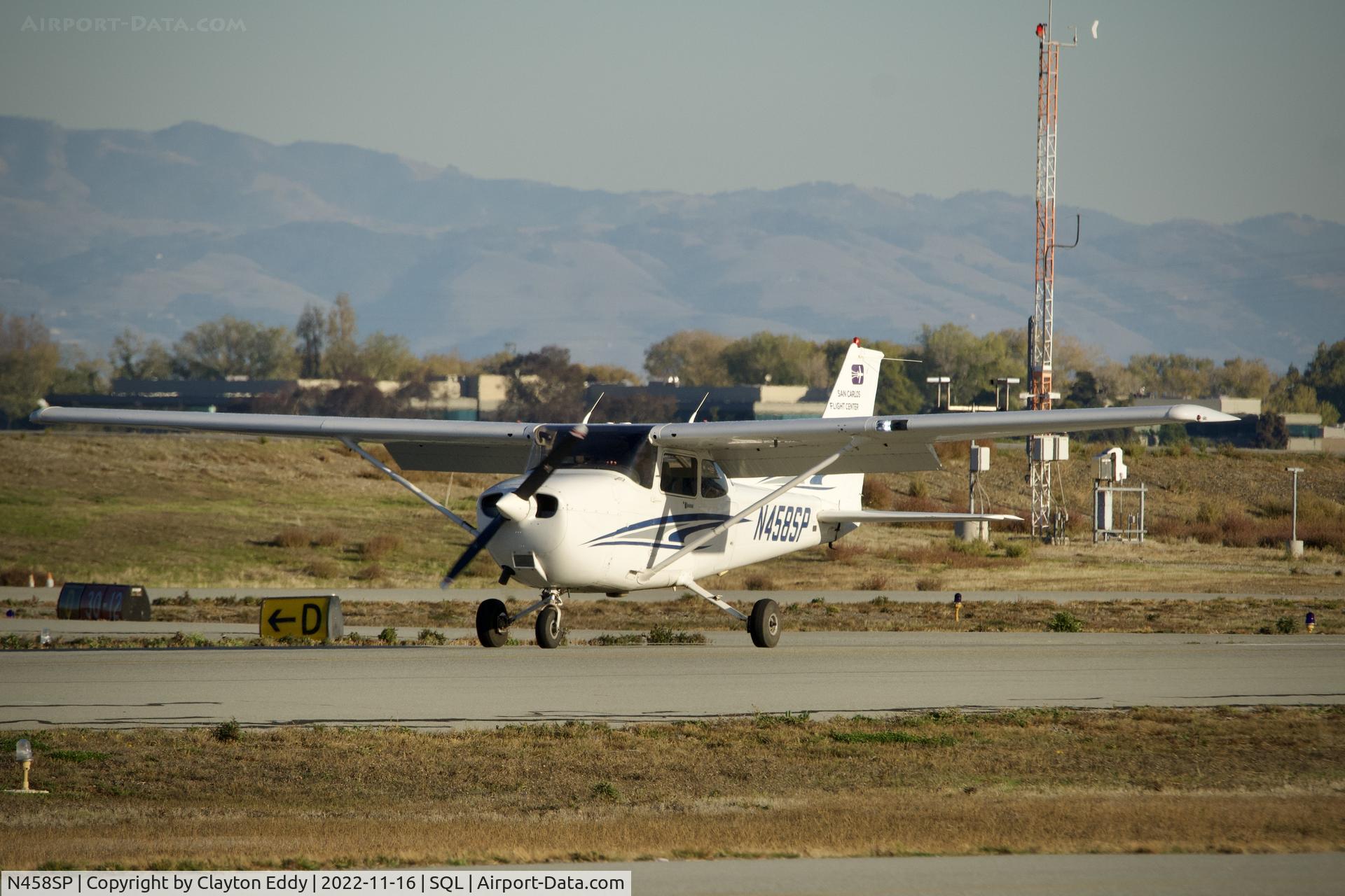 N458SP, 1999 Cessna 172S C/N 172S8323, San Carlos Airport in Califonia 2022.