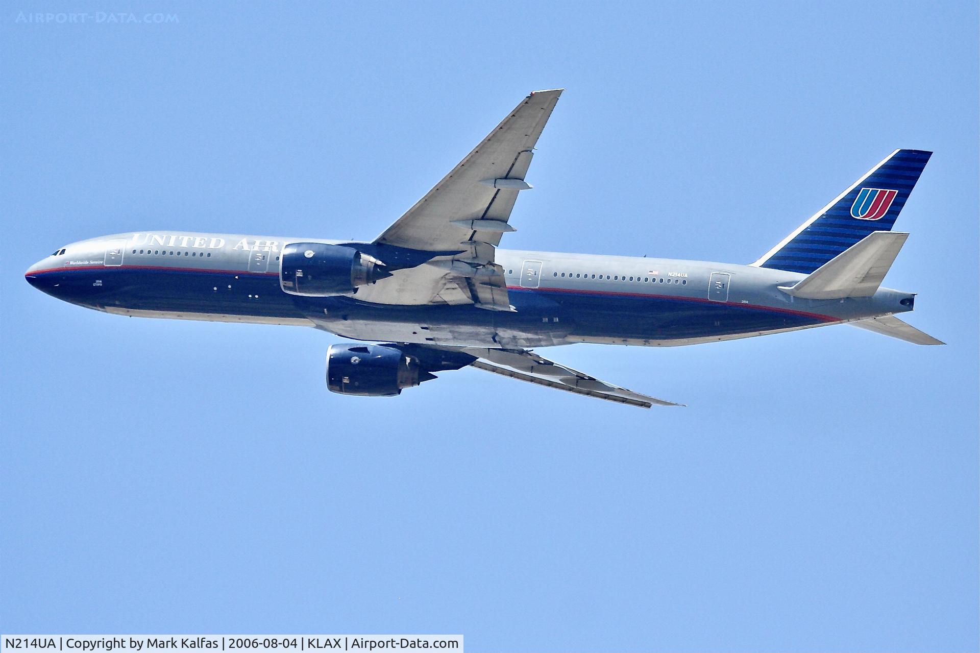 N214UA, 2000 Boeing 777-222 C/N 30220, United B772, N214UA departing 25R LAX enroute to ORD