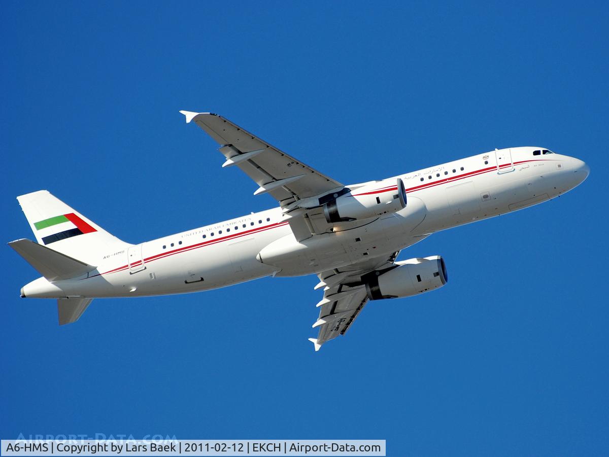 A6-HMS, 2008 Airbus A320-232X C/N 3379, RWY04R