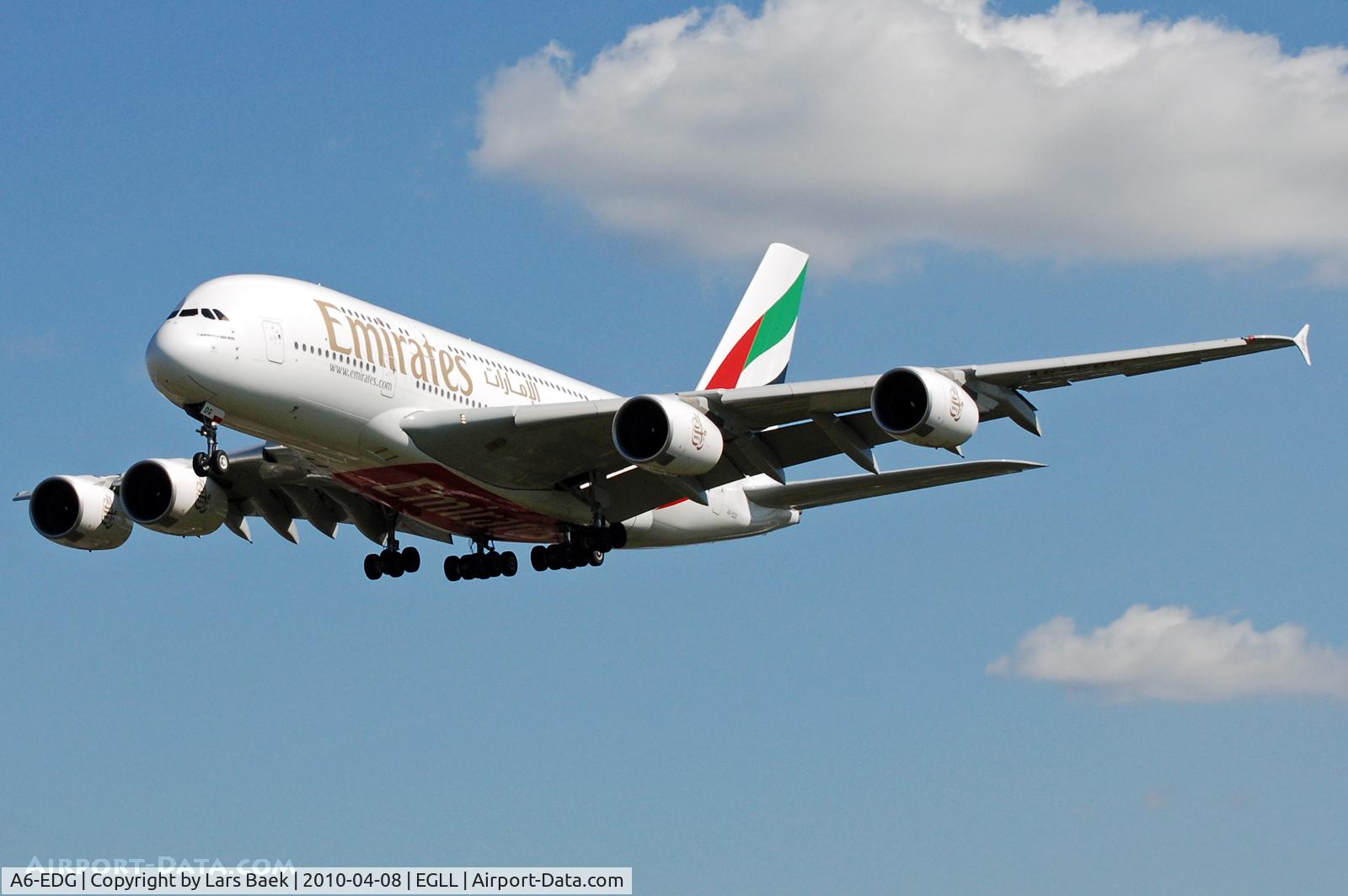 A6-EDG, 2009 Airbus A380-861 C/N 023, RWY27L Myrtle Ave