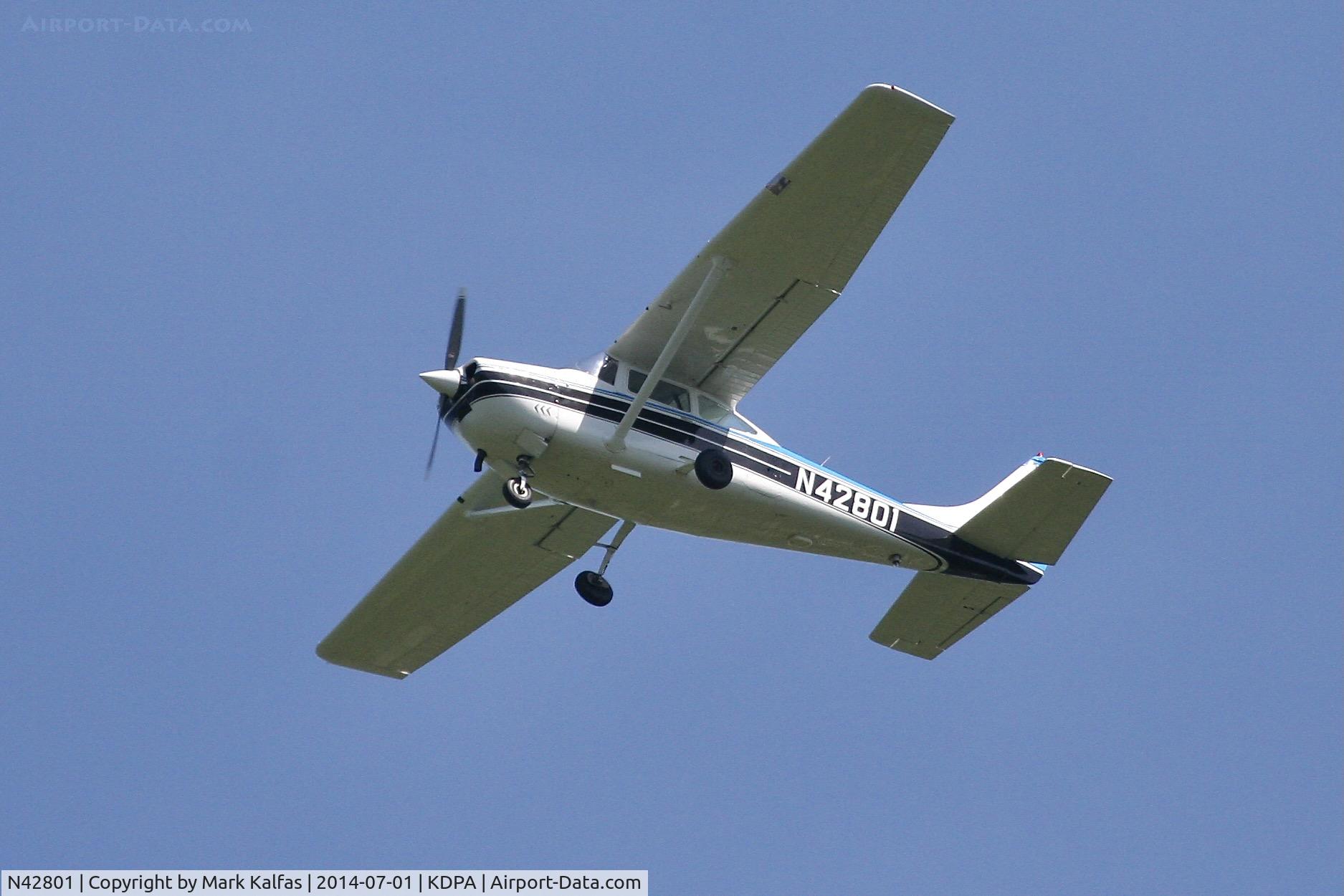 N42801, 1968 Cessna 182L Skylane C/N 18259195, C182L N42801 on approach to DPA