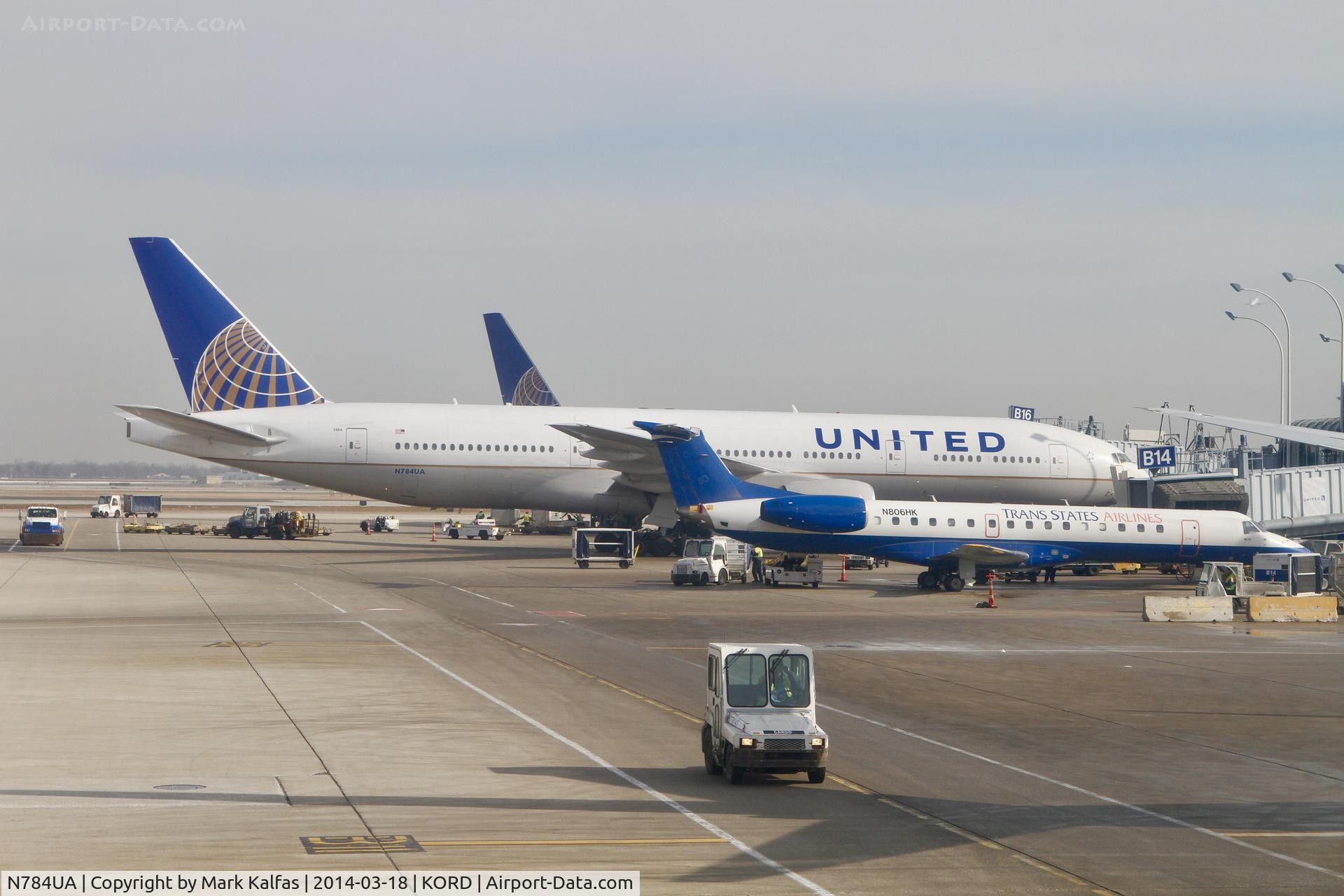 N784UA, 1997 Boeing 777-222/ER C/N 26951, United B772, N784UA at B16 KORD