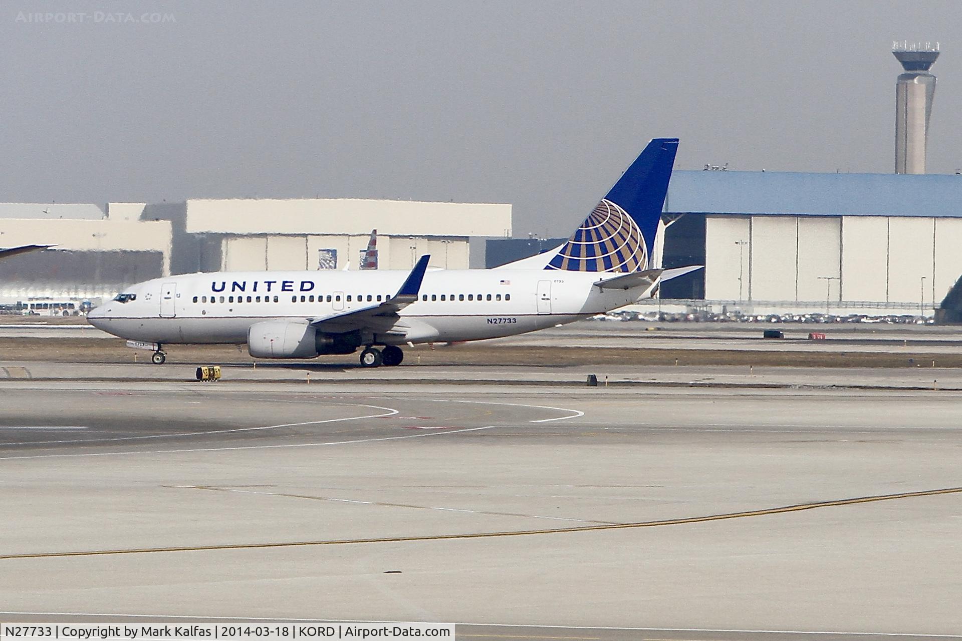 N27733, 1999 Boeing 737-724 C/N 28800, United B737, N27733 at ORD