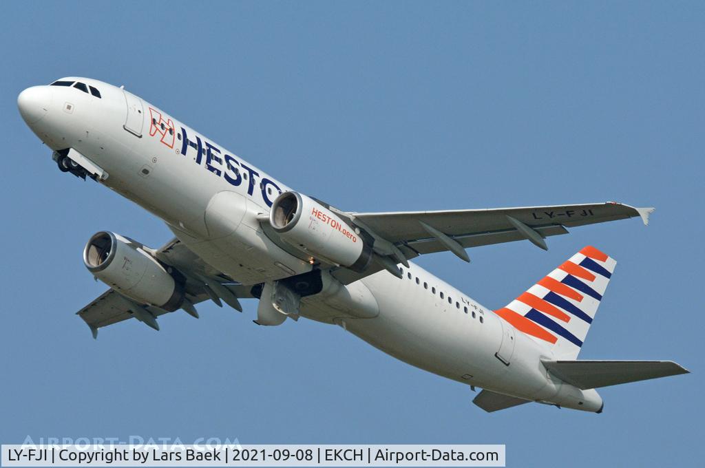 LY-FJI, 2004 Airbus A320-232 C/N 2157, RWY22R