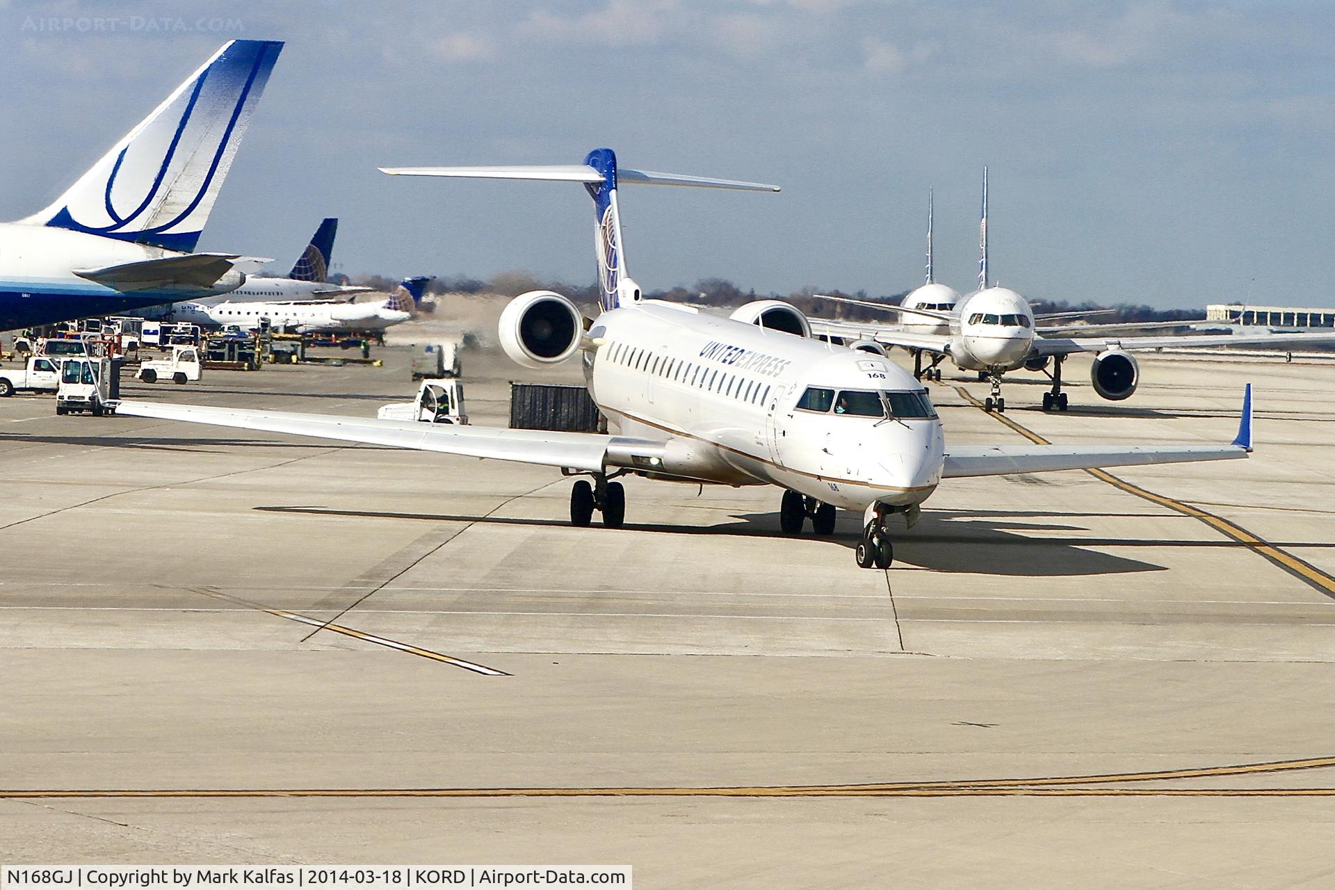 N168GJ, Bombardier CRJ-702 (CL-600-2C10) Regional Jet C/N 10272, Go Jet/United Express CRJ7, N168GJ at ORD