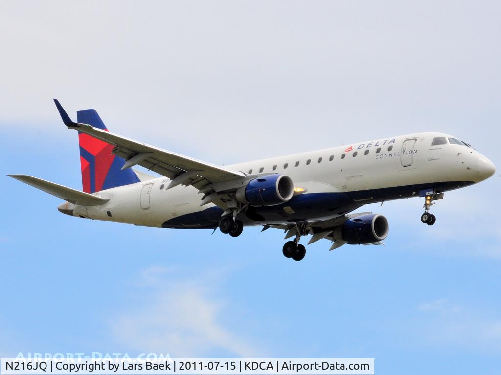 N216JQ, 2009 Embraer 175LR (ERJ-170-200LR) C/N 17000273, RWY19
