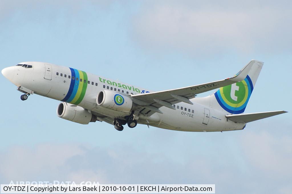 OY-TDZ, 2003 Boeing 737-7K2 C/N 29347, RWY22R