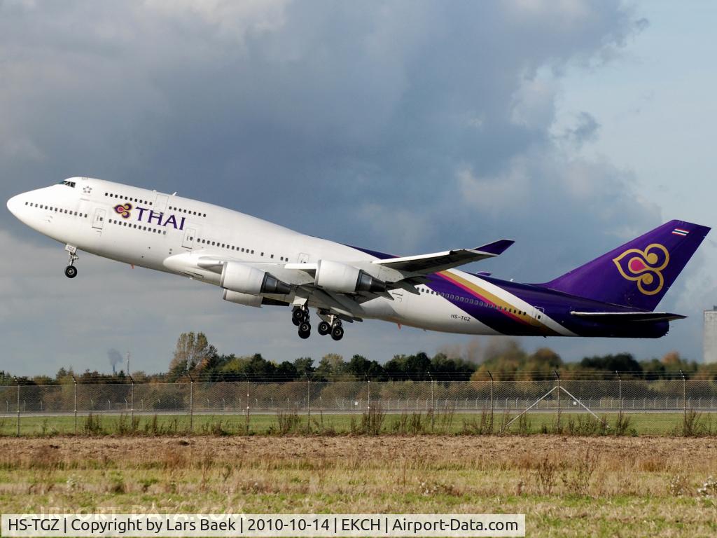 HS-TGZ, 1999 Boeing 747-4D7 C/N 28706, RWY22R from St. Magleby