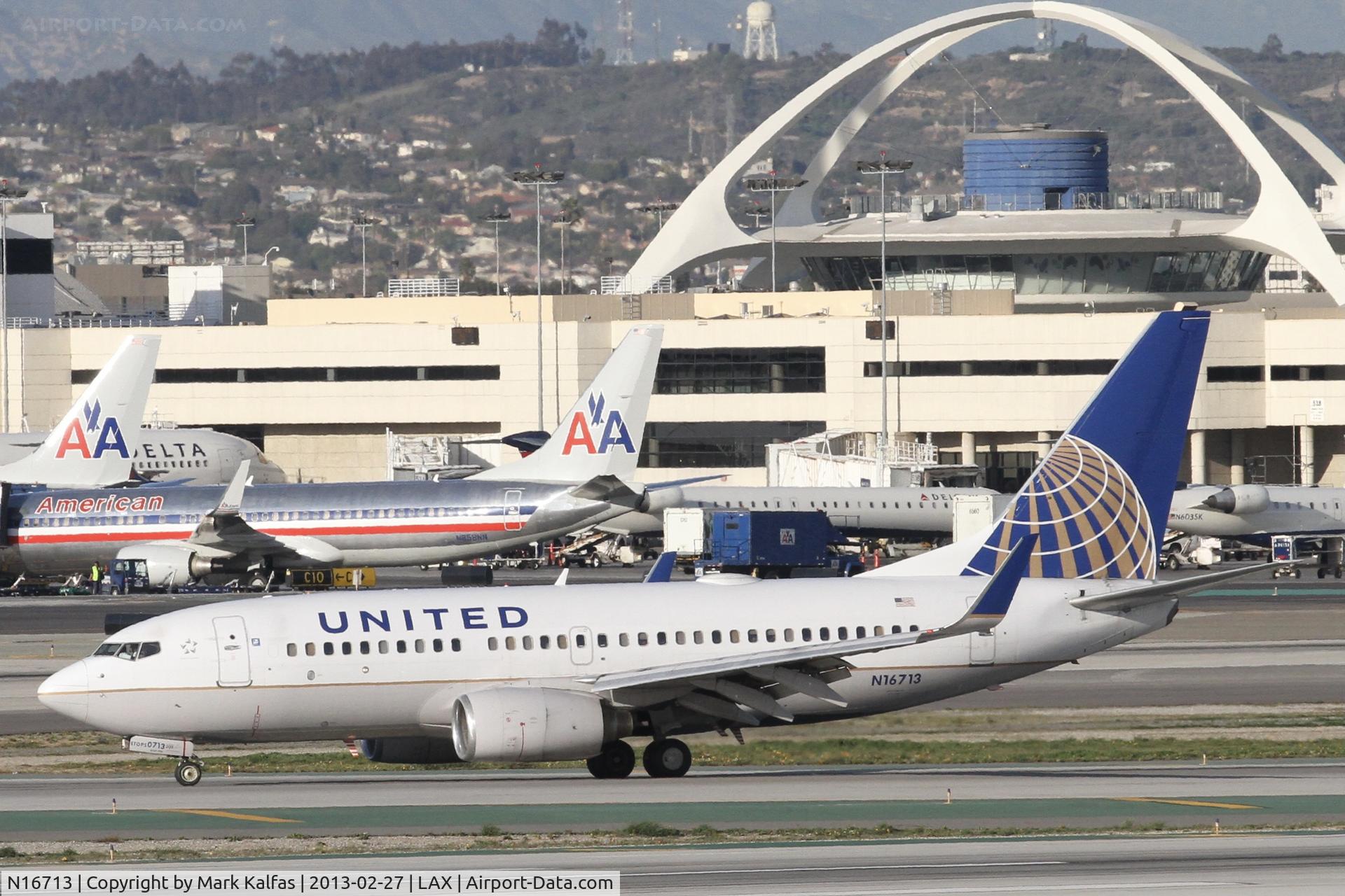 N16713, 1998 Boeing 737-724 C/N 28784, United B737, N16713 at LAX
