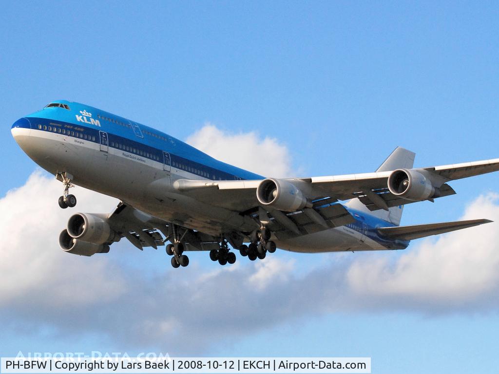 PH-BFW, 2000 Boeing 747-406BC C/N 30454, Fuel stop on route from Hong Kong to Amsterdam