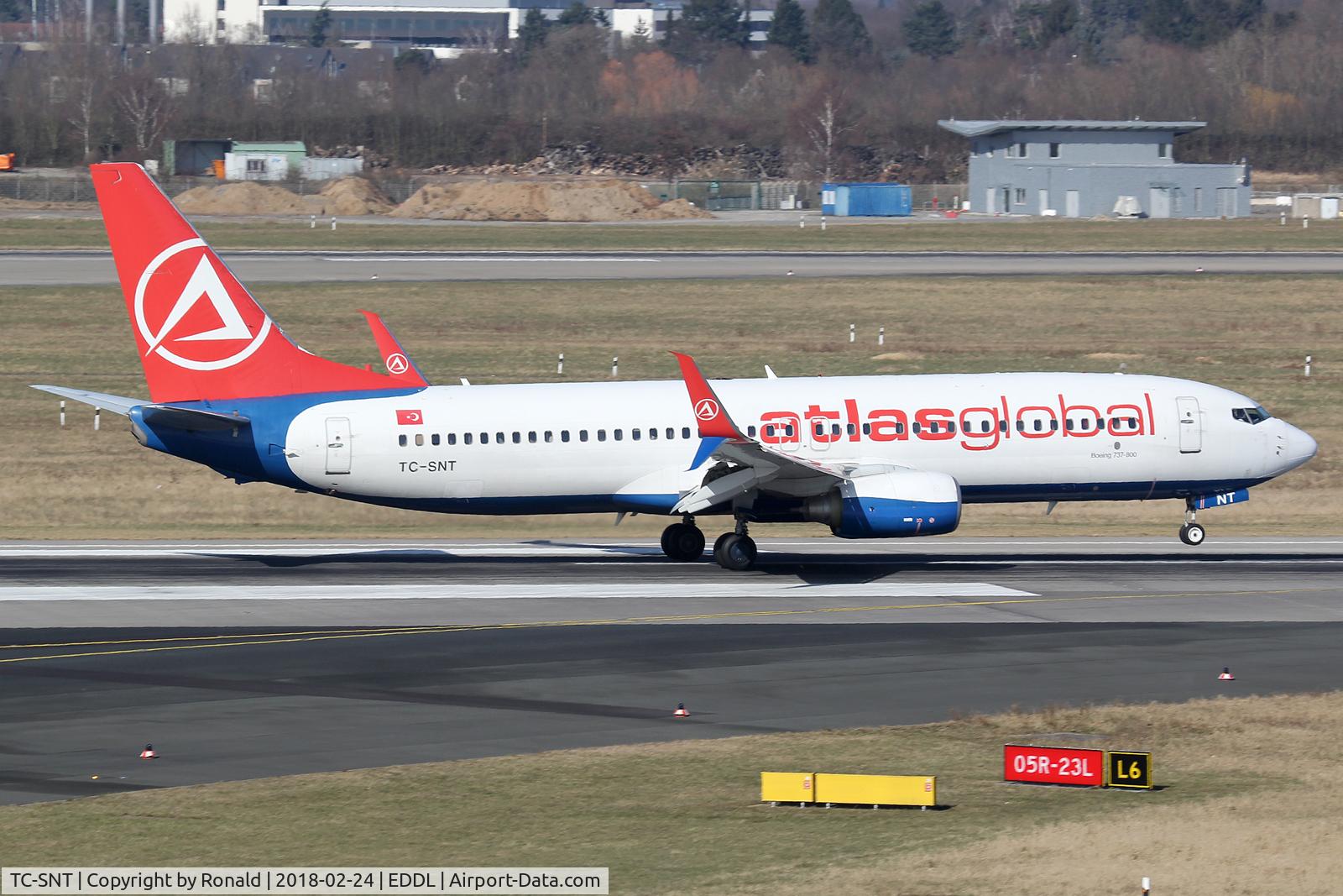 TC-SNT, 2010 Boeing 737-8HC C/N 40755, at dus